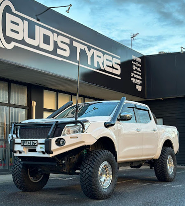 Bud's Tyres Burleigh Heads